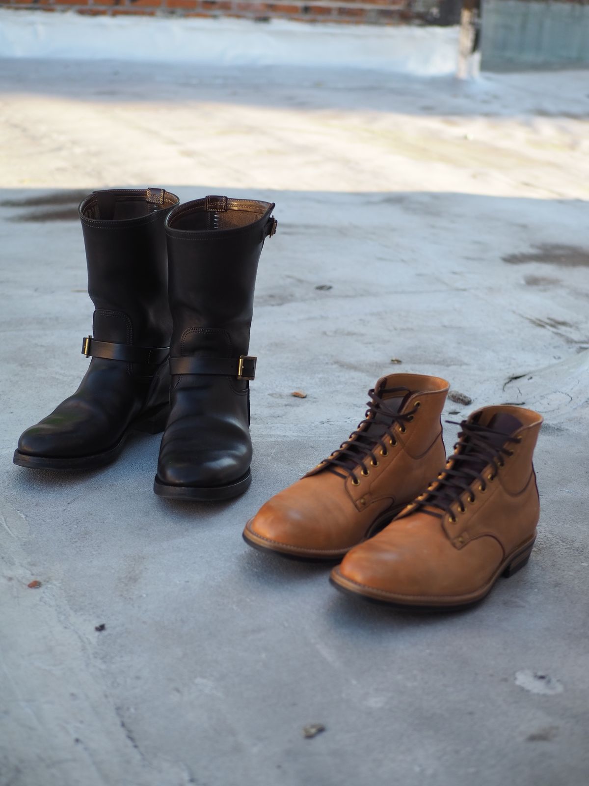 Photo by rolsay on December 5, 2022 of the Motor Engineer Boots in Black Hand-Dyed Italian Horsebutt.