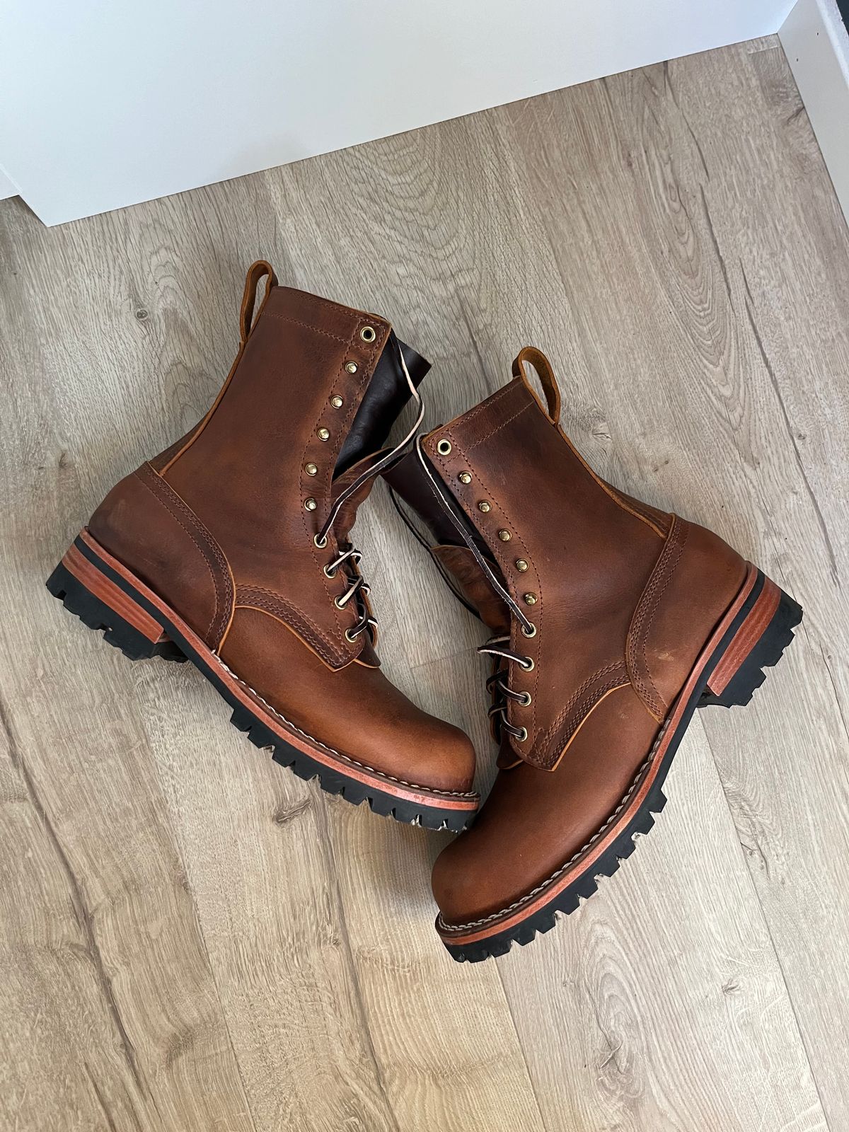 Photo by Qltyboots on November 1, 2024 of the Nicks Overlander in Horween Orange Predator.