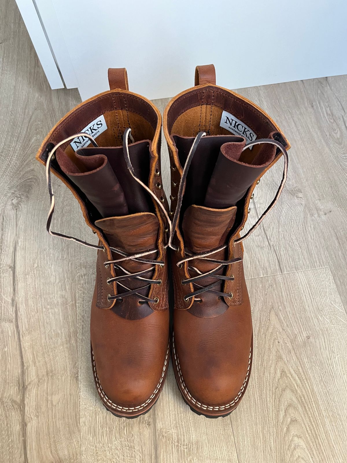 Photo by Qltyboots on November 1, 2024 of the Nicks Overlander in Horween Orange Predator.