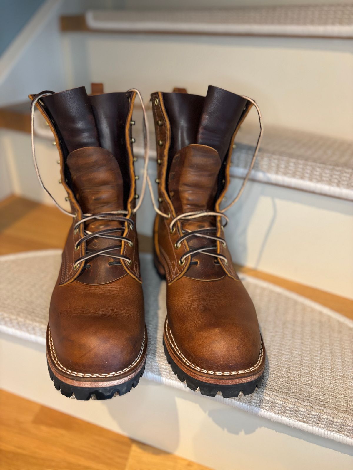 Photo by Qltyboots on January 3, 2025 of the Nicks Overlander in Horween Orange Predator.