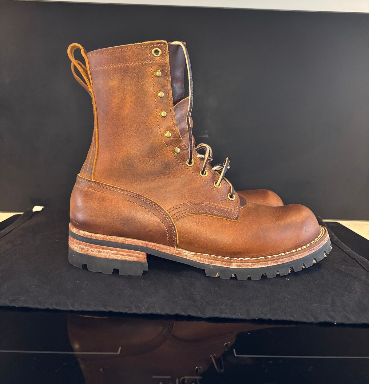 Photo by Qltyboots on January 28, 2025 of the Nicks Overlander in Horween Orange Predator.