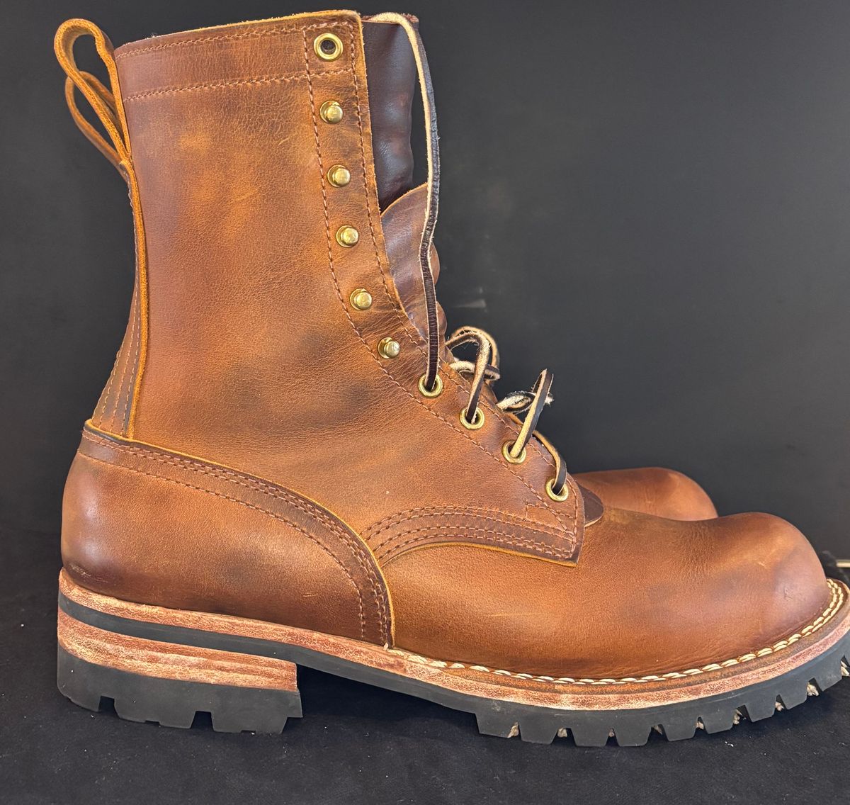 Photo by Qltyboots on January 28, 2025 of the Nicks Overlander in Horween Orange Predator.