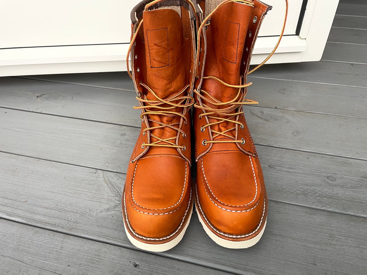 Photo by Qltyboots on November 1, 2022 of the Red Wing 8-Inch Classic Moc in S.B. Foot Oro Legacy.