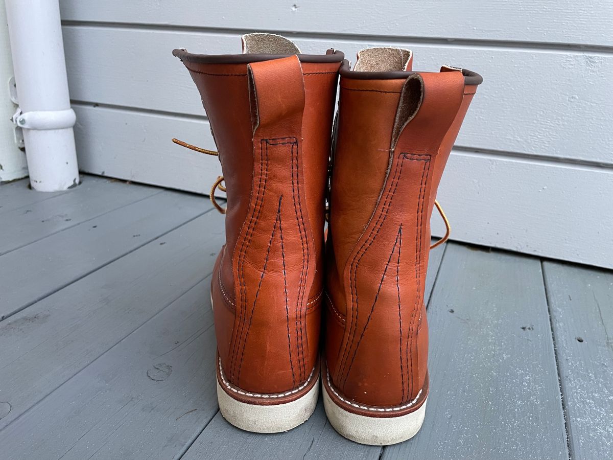 Photo by Qltyboots on December 1, 2022 of the Red Wing 8-Inch Classic Moc in S.B. Foot Oro Legacy.