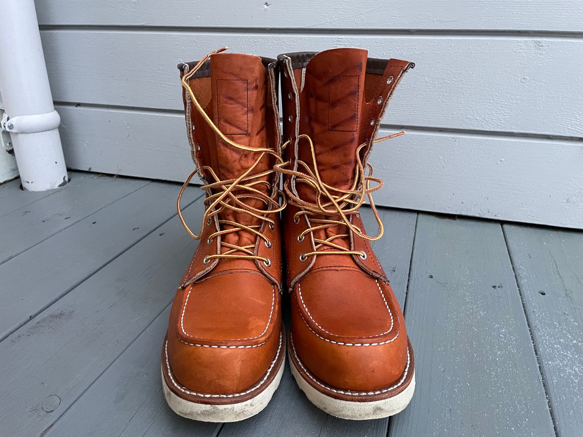 Photo by Qltyboots on December 1, 2022 of the Red Wing 8-Inch Classic Moc in S.B. Foot Oro Legacy.