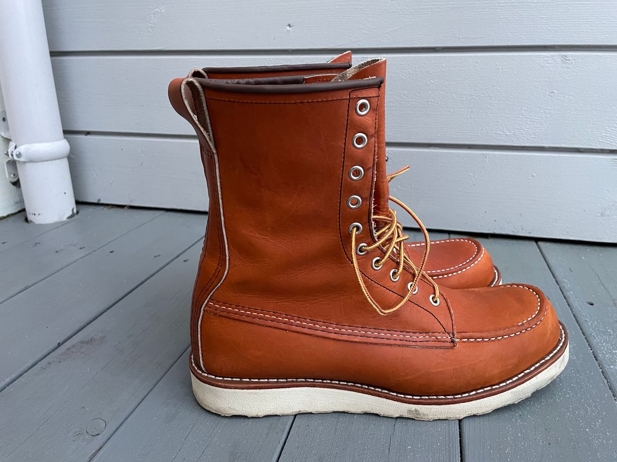 Photo by Qltyboots on December 1, 2022 of the Red Wing 8-Inch Classic Moc in S.B. Foot Oro Legacy.