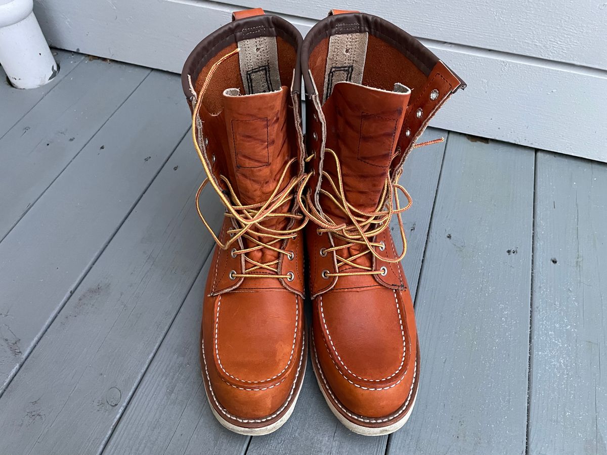 Photo by Qltyboots on December 1, 2022 of the Red Wing 8-Inch Classic Moc in S.B. Foot Oro Legacy.