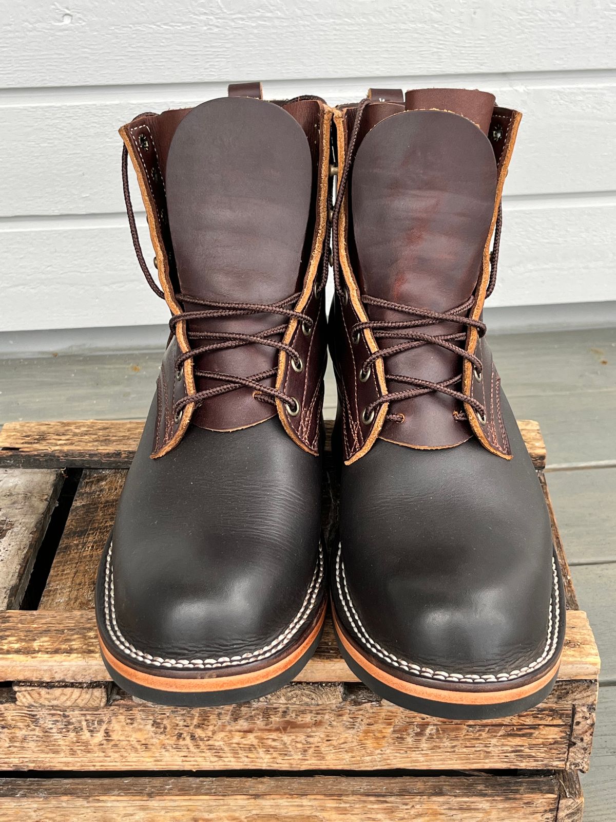 Photo by Qltyboots on October 2, 2023 of the Frank's Boots Wilshire in Seidel Mocha Oil Tan.