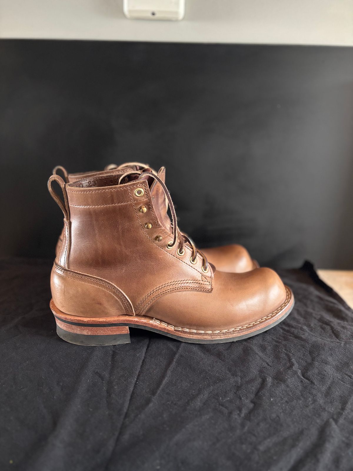 Photo by Qltyboots on March 1, 2025 of the Nicks MTO in Horween Natural Chromexcel.