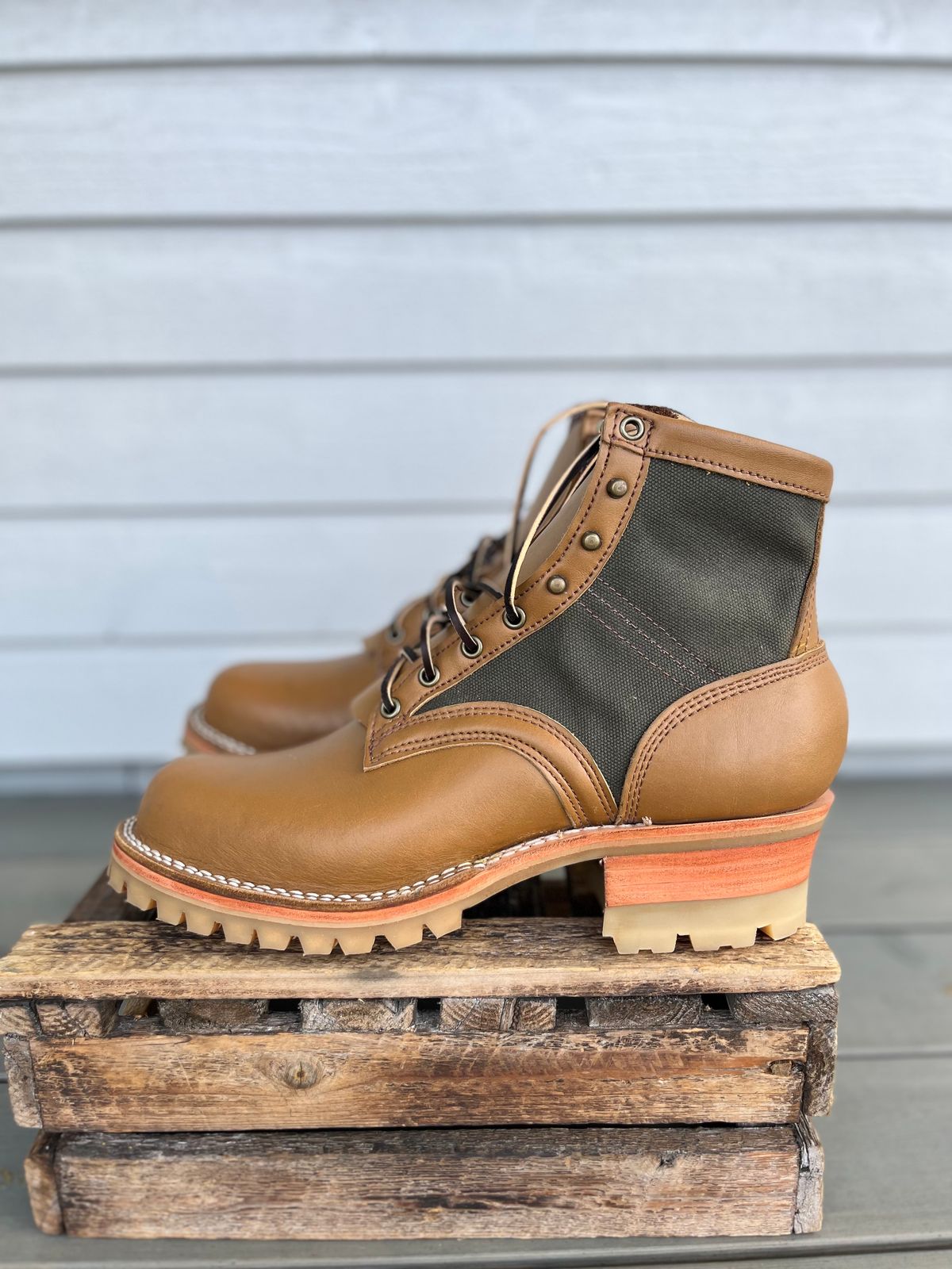 Photo by Qltyboots on October 1, 2023 of the Frank's Boots Ryker AT in Seidel Tan Teton.