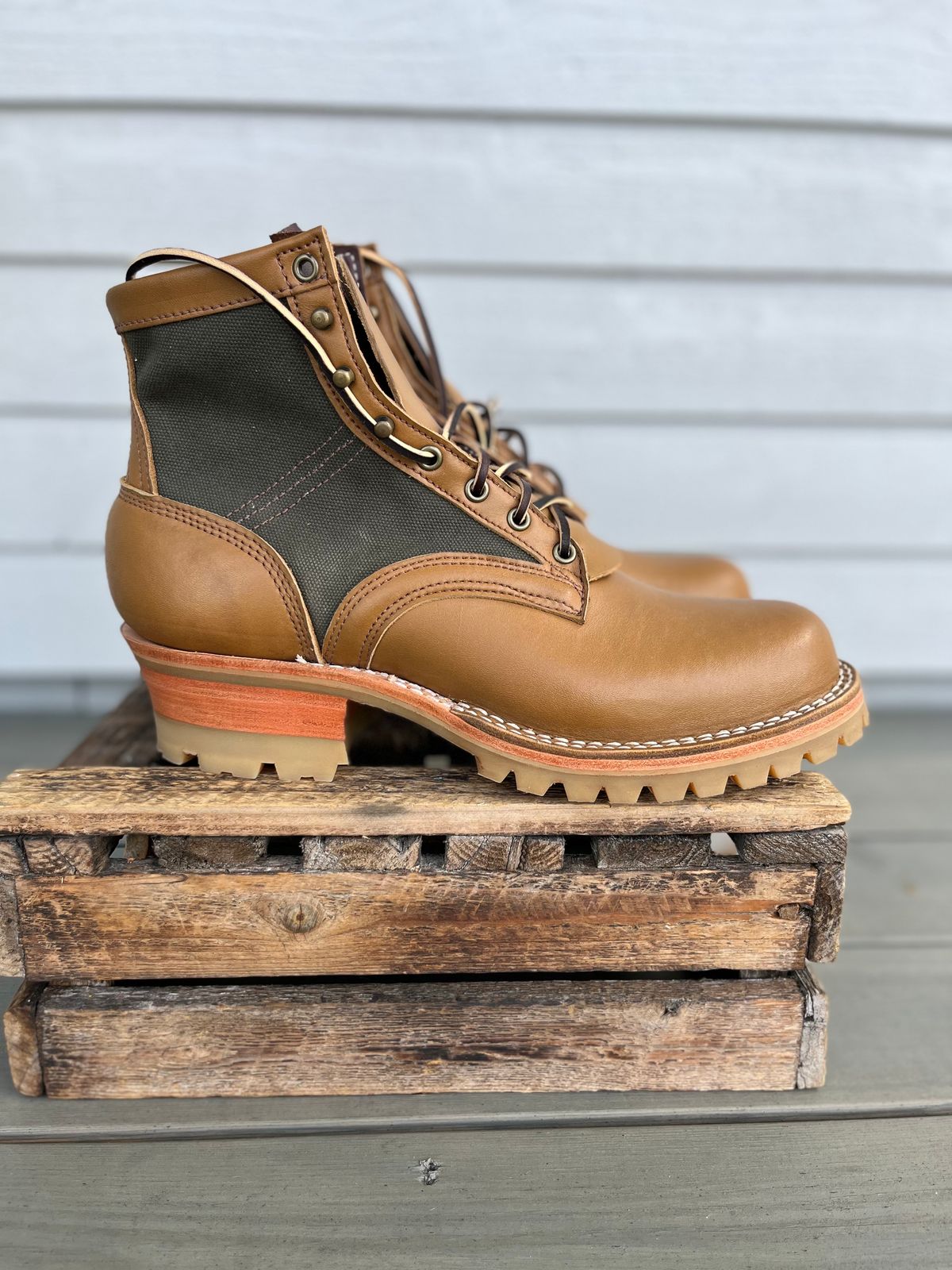Photo by Qltyboots on October 1, 2023 of the Frank's Boots Ryker AT in Seidel Tan Teton.