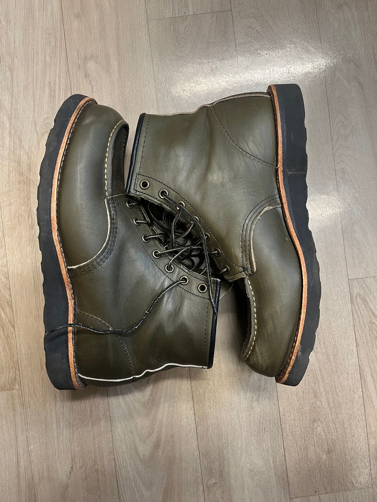 Photo by amekajihead on November 2, 2023 of the Red Wing 6-Inch Classic Moc in S.B. Foot Alpine Portage.