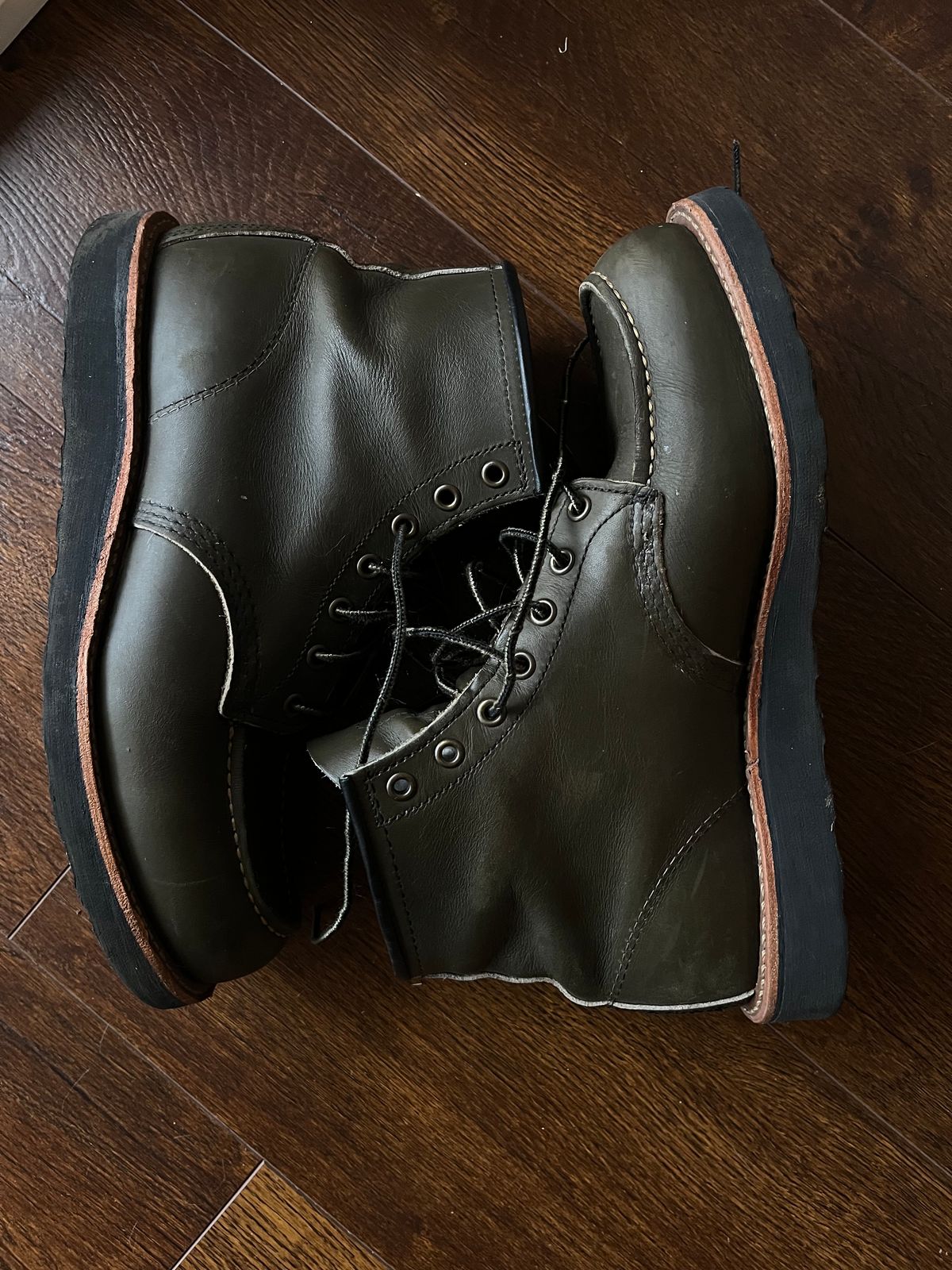 Photo by amekajihead on December 1, 2023 of the Red Wing 6-Inch Classic Moc in S.B. Foot Alpine Portage.
