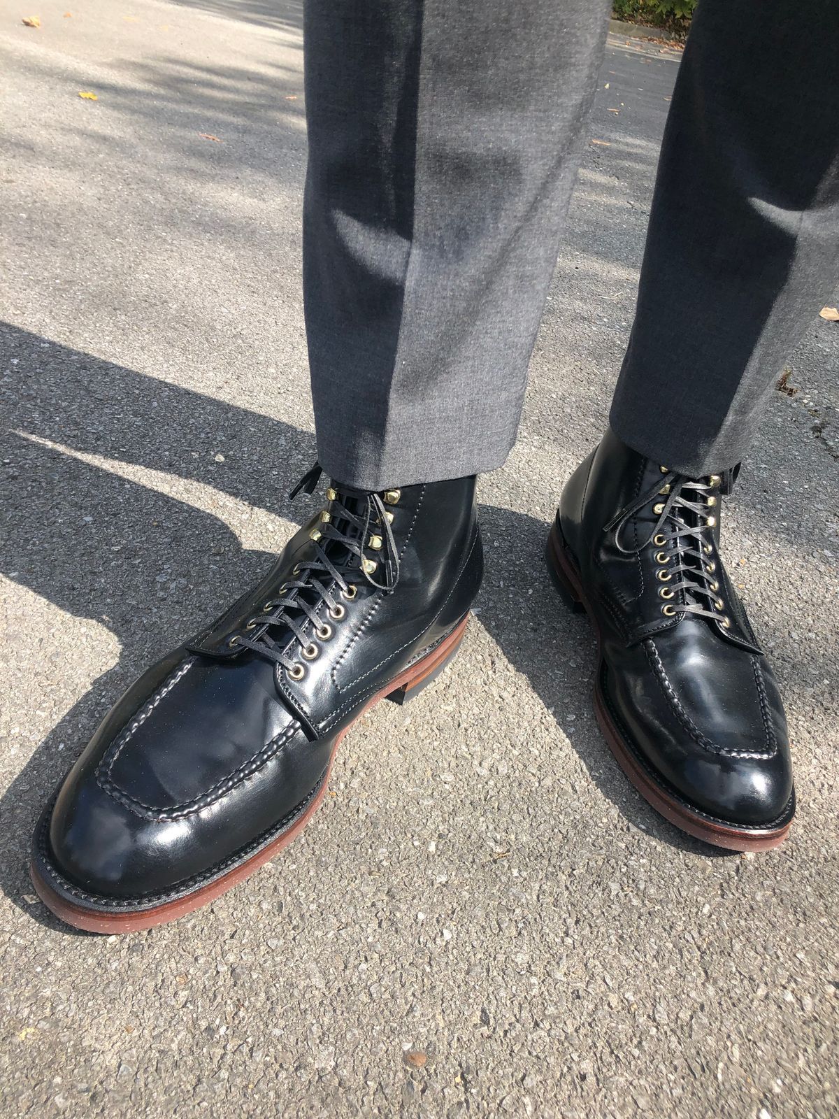 Photo by tymo718 on April 11, 2023 of the Alden Indy Boot in Horween Black Shell Cordovan.