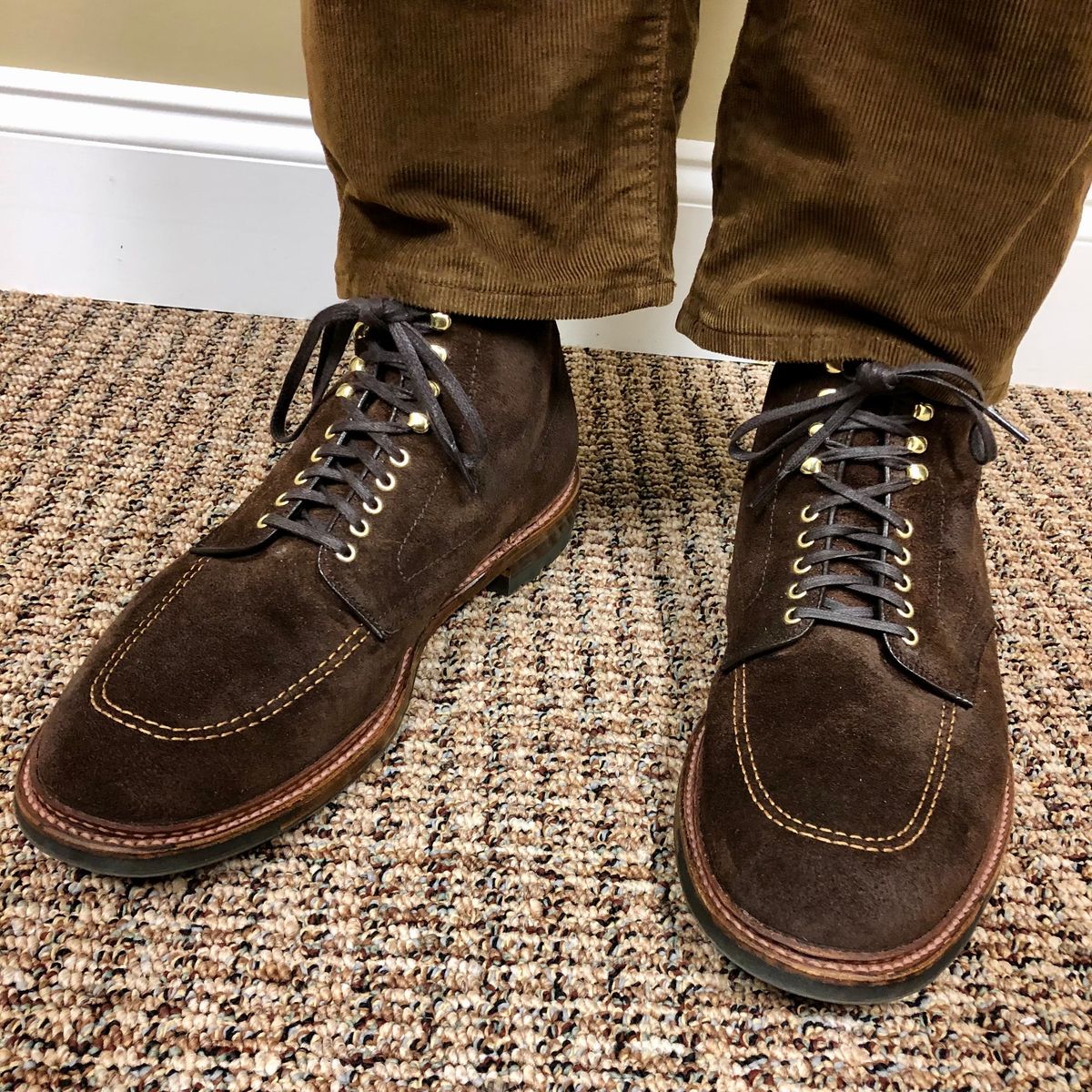 Photo by tymo718 on April 11, 2023 of the Alden Indy Boot in Horween Tobacco Chamois Roughout.