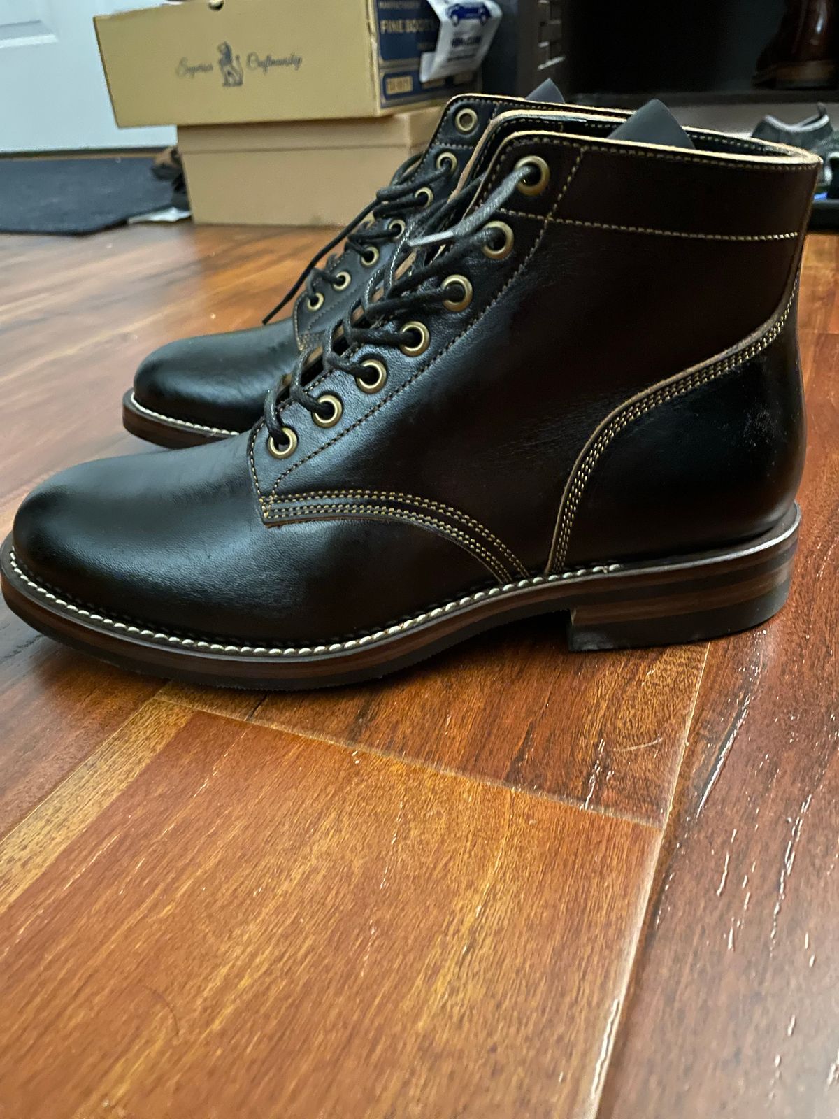 Photo by Oncomingstorm on October 1, 2022 of the Onderhoud SVC01 Boondocker in Shinki Brown Oiled Horsebutt.