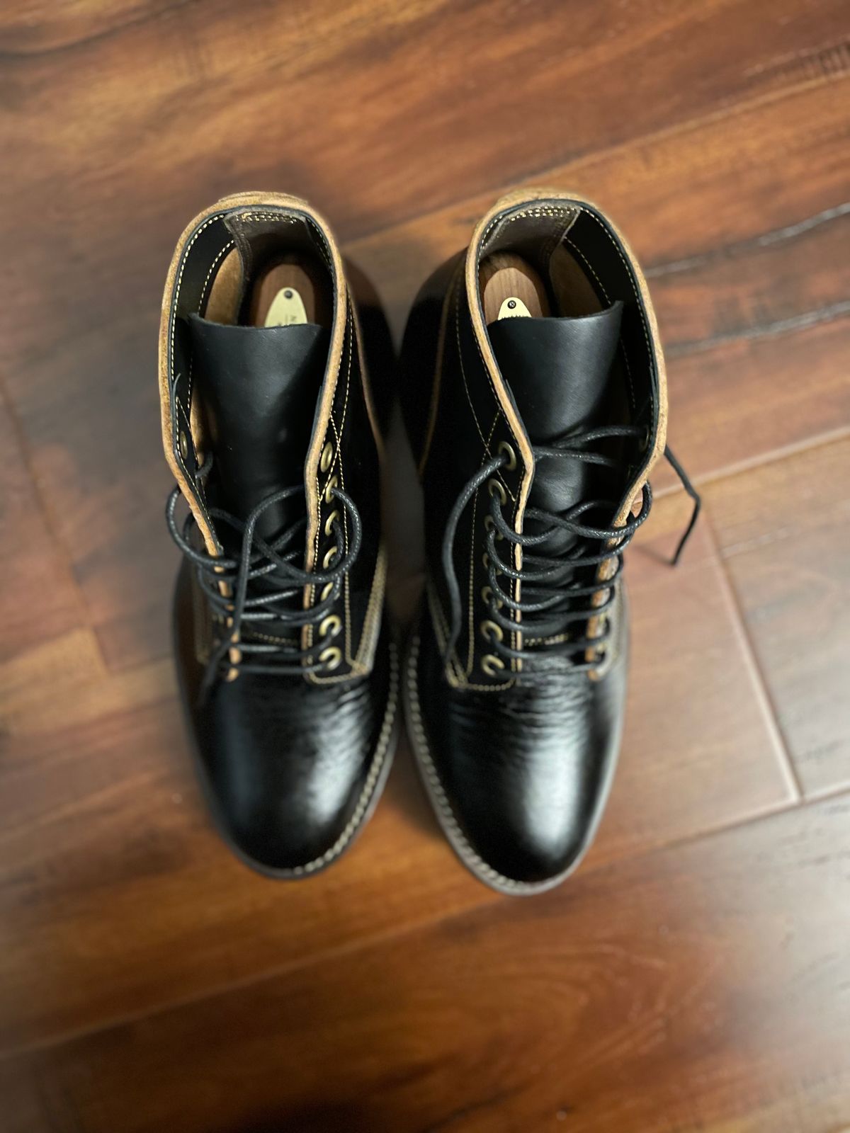 Photo by Oncomingstorm on October 1, 2022 of the Onderhoud SVC01 Boondocker in Shinki Brown Oiled Horsebutt.