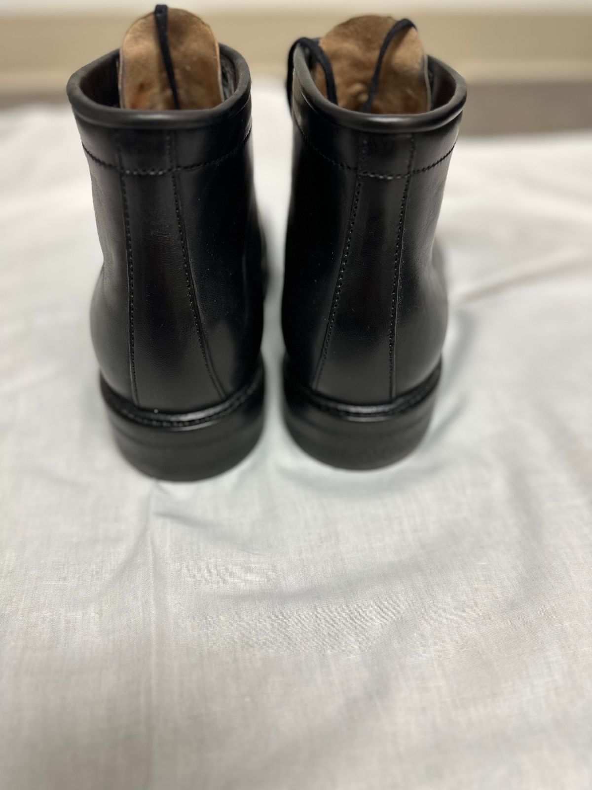 Photo by Oncomingstorm on December 1, 2023 of the Flame Panda Service Boot in Maryam Natural Horsebutt Overdyed Brown then Black.