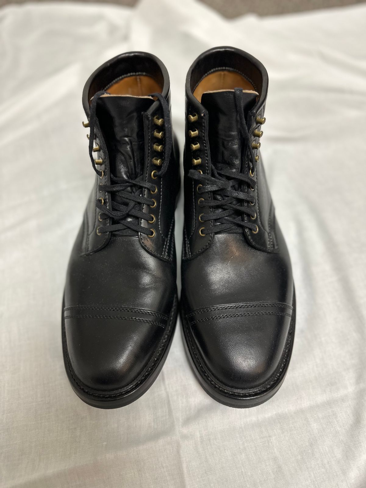 Photo by Oncomingstorm on December 1, 2023 of the Flame Panda Service Boot in Maryam Natural Horsebutt Overdyed Brown then Black.