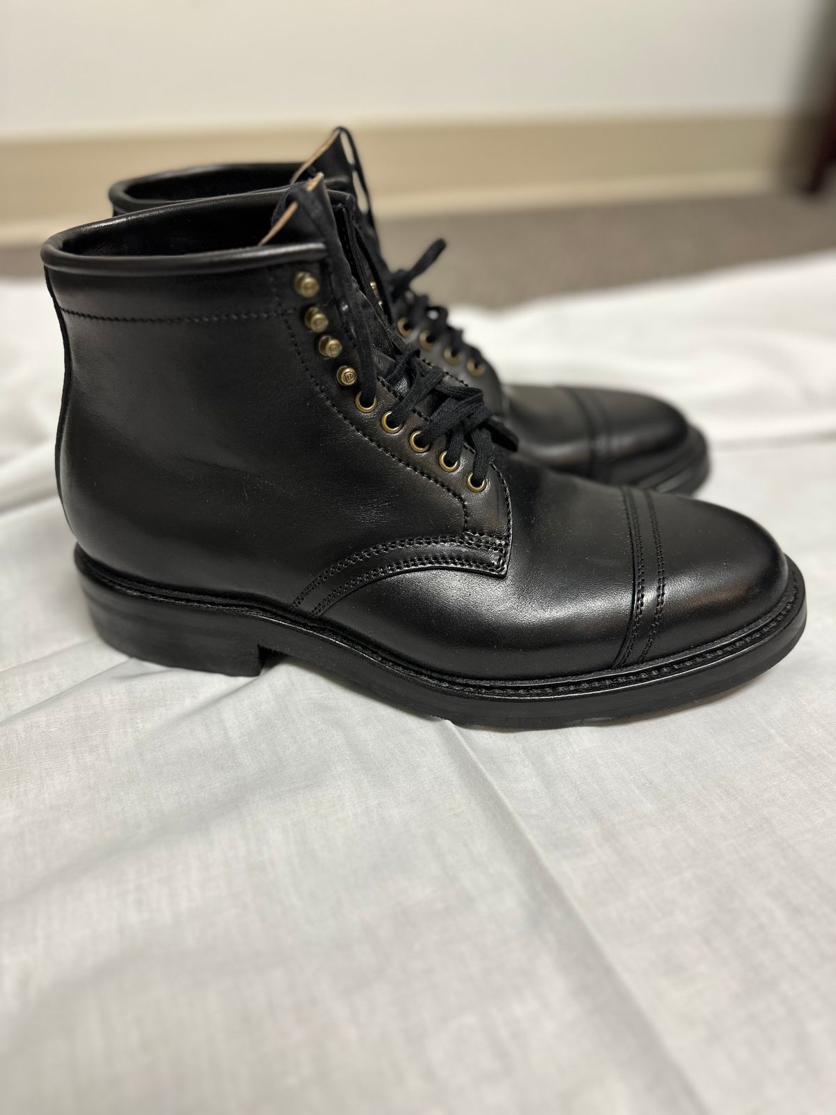 Photo by Oncomingstorm on December 1, 2023 of the Flame Panda Service Boot in Maryam Natural Horsebutt Overdyed Brown then Black.