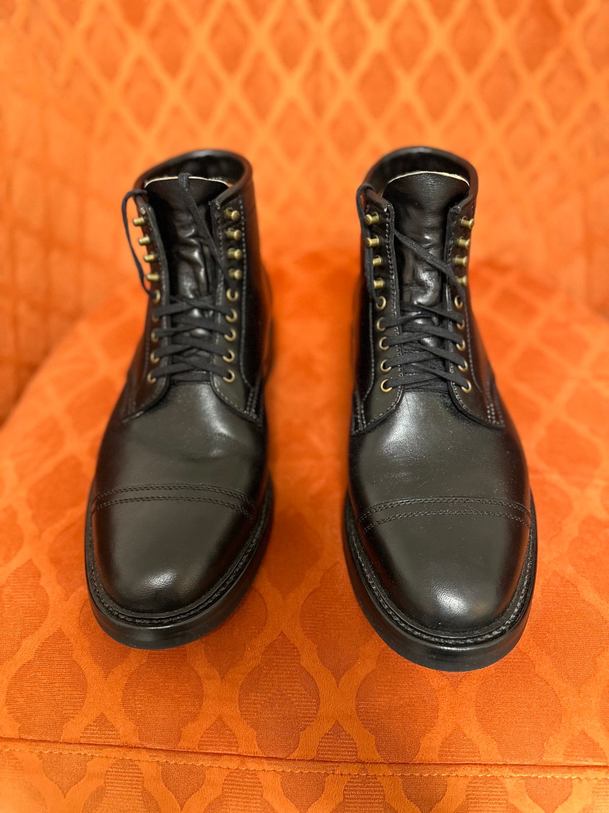 Photo by Oncomingstorm on January 3, 2024 of the Flame Panda Service Boot in Maryam Natural Horsebutt Overdyed Brown then Black.