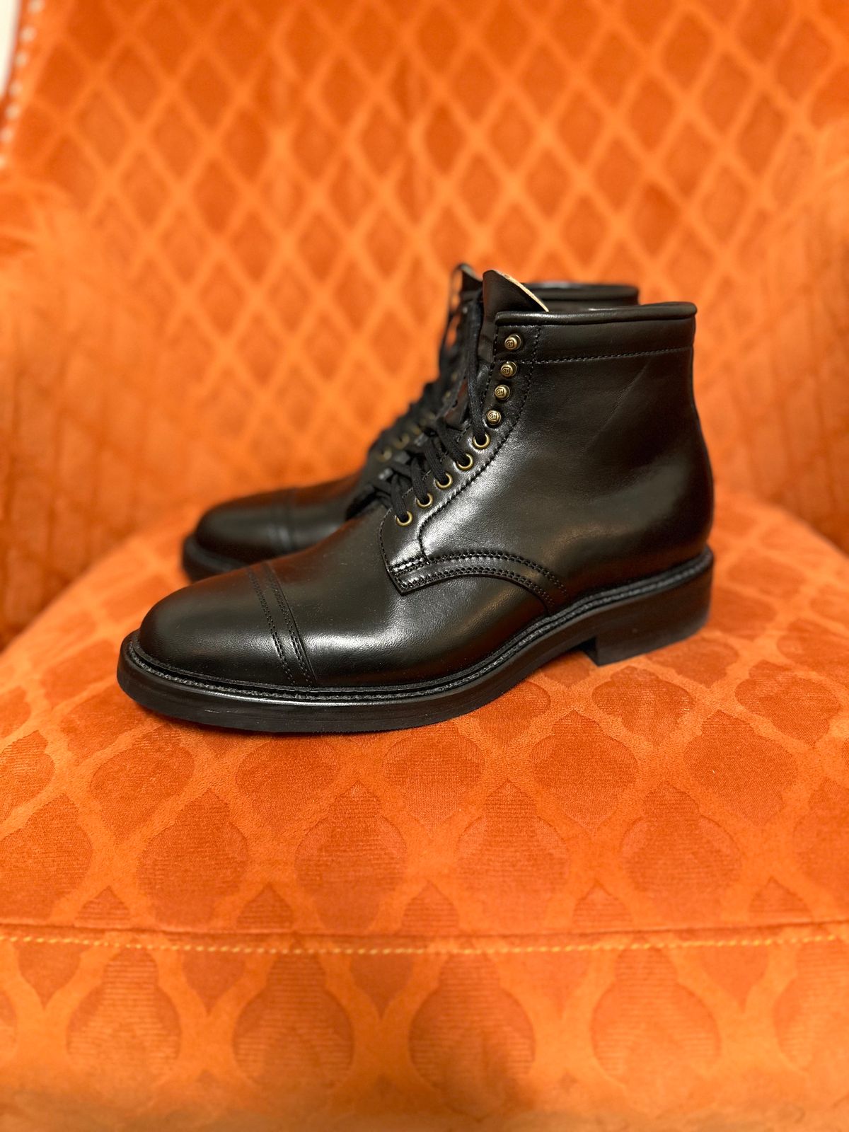 Photo by Oncomingstorm on January 3, 2024 of the Flame Panda Service Boot in Maryam Natural Horsebutt Overdyed Brown then Black.