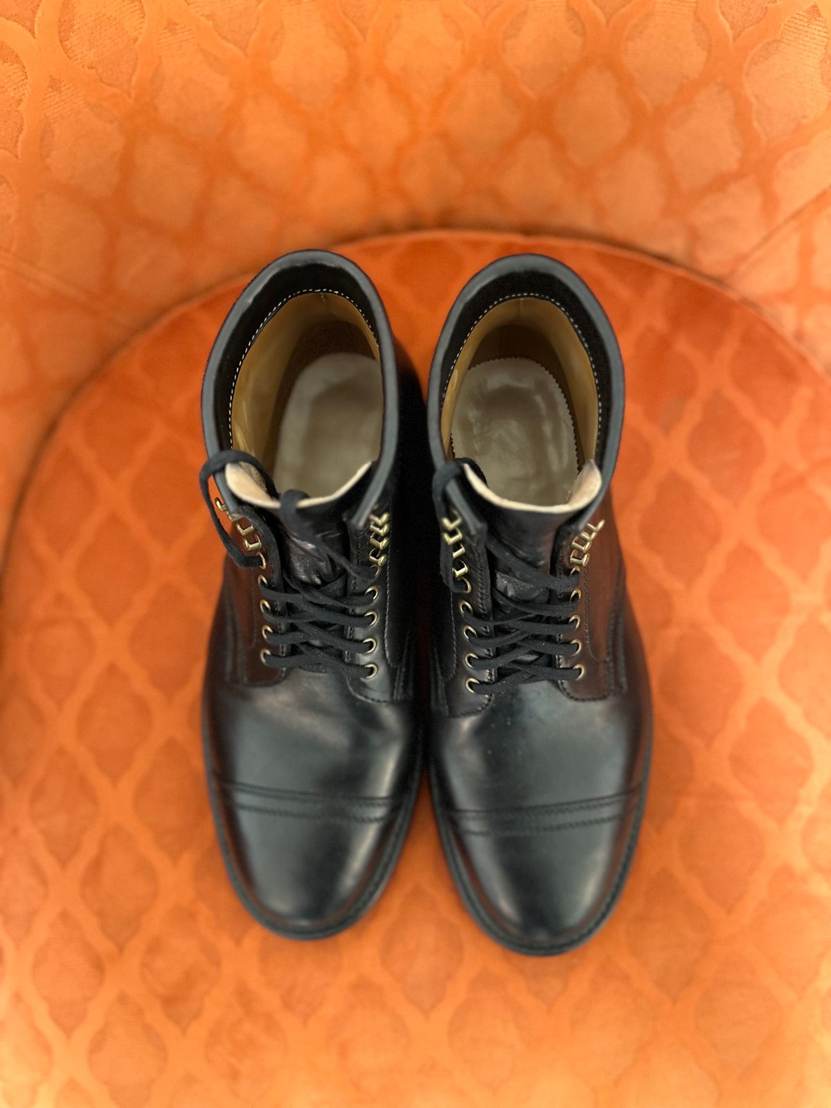 Photo by Oncomingstorm on January 3, 2024 of the Flame Panda Service Boot in Maryam Natural Horsebutt Overdyed Brown then Black.