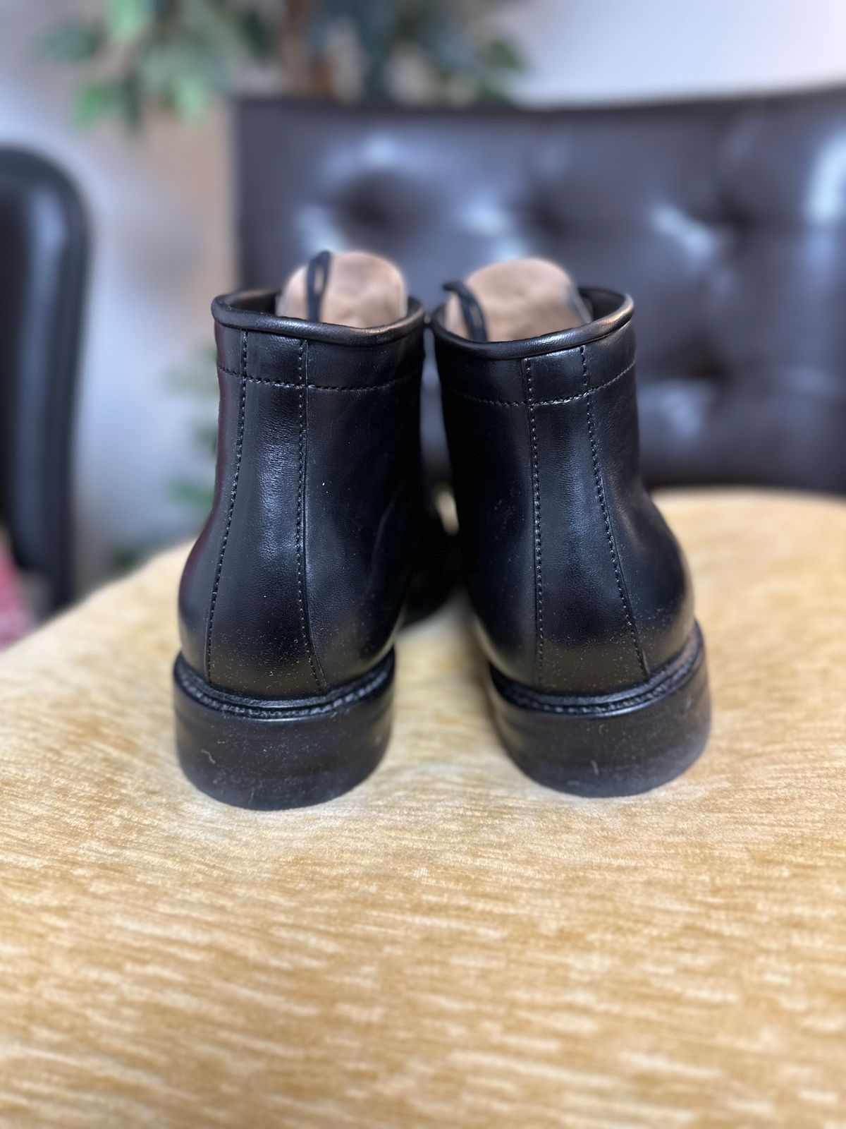 Photo by Oncomingstorm on February 2, 2024 of the Flame Panda Service Boot in Maryam Natural Horsebutt Overdyed Brown then Black.