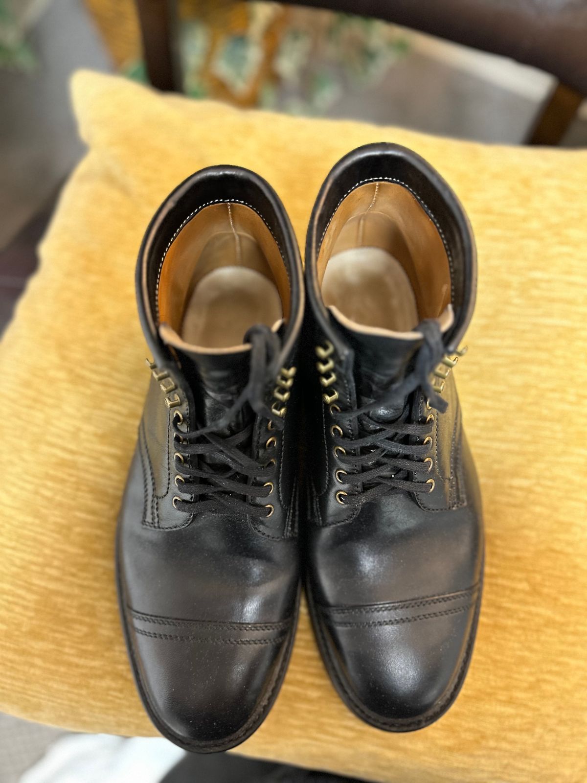 Photo by Oncomingstorm on February 2, 2024 of the Flame Panda Service Boot in Maryam Natural Horsebutt Overdyed Brown then Black.