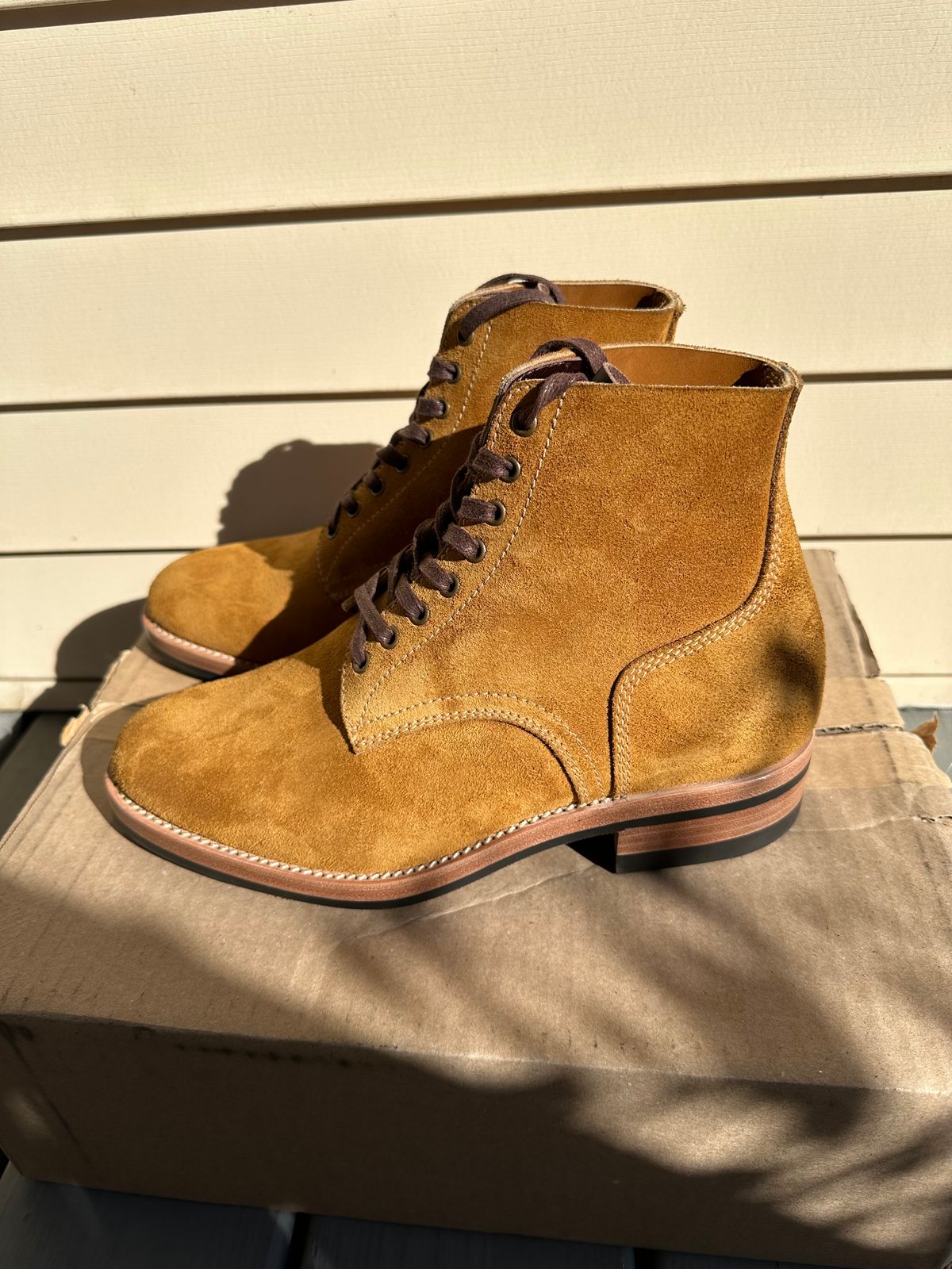 Photo by Oncomingstorm on November 3, 2024 of the Kiattoko Handmade Boondockers in Horween Wheat Chamois Roughout.