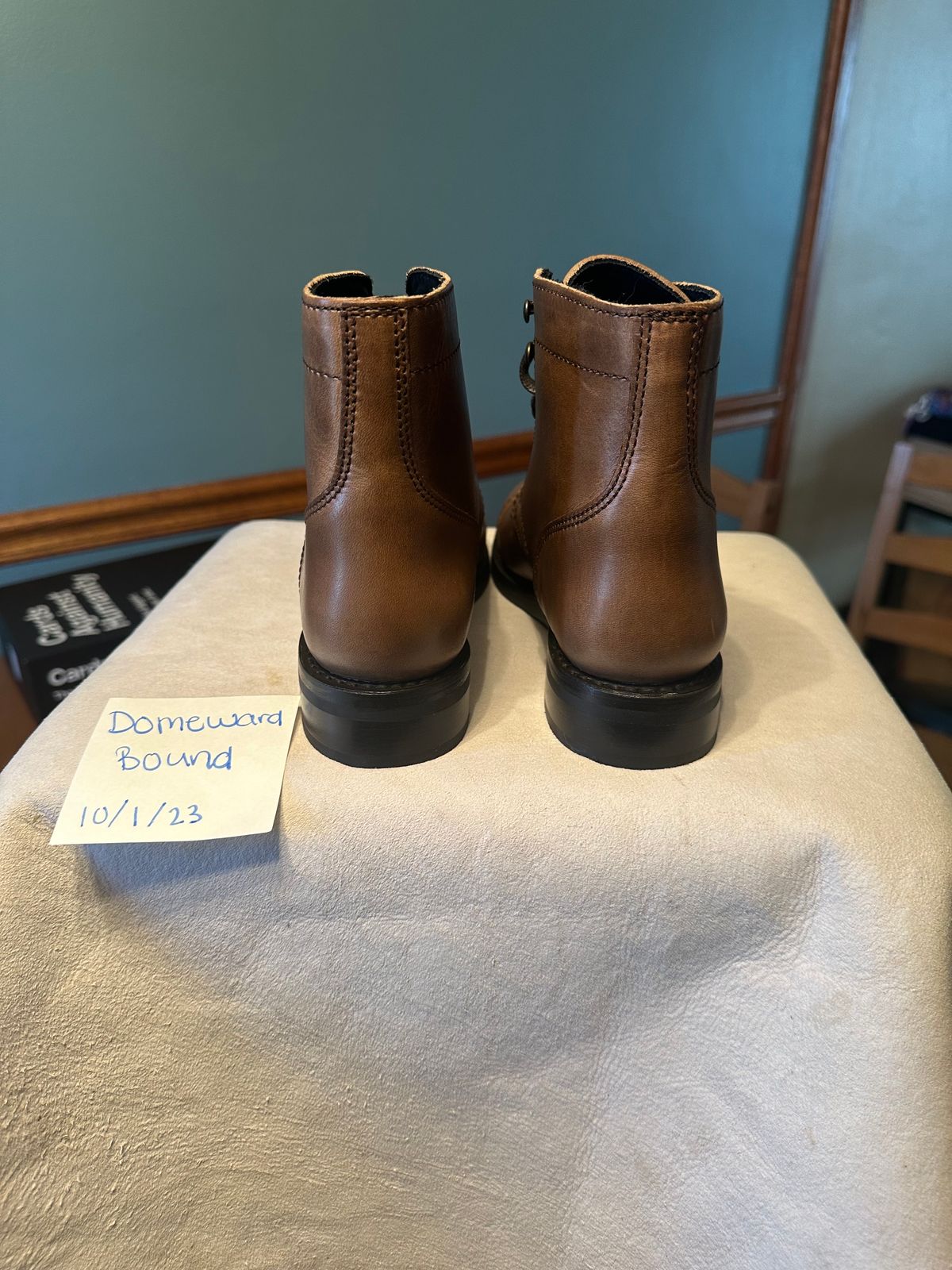 Photo by mcnamama on October 1, 2023 of the Thursday Captain in Horween Natural Chromexcel.