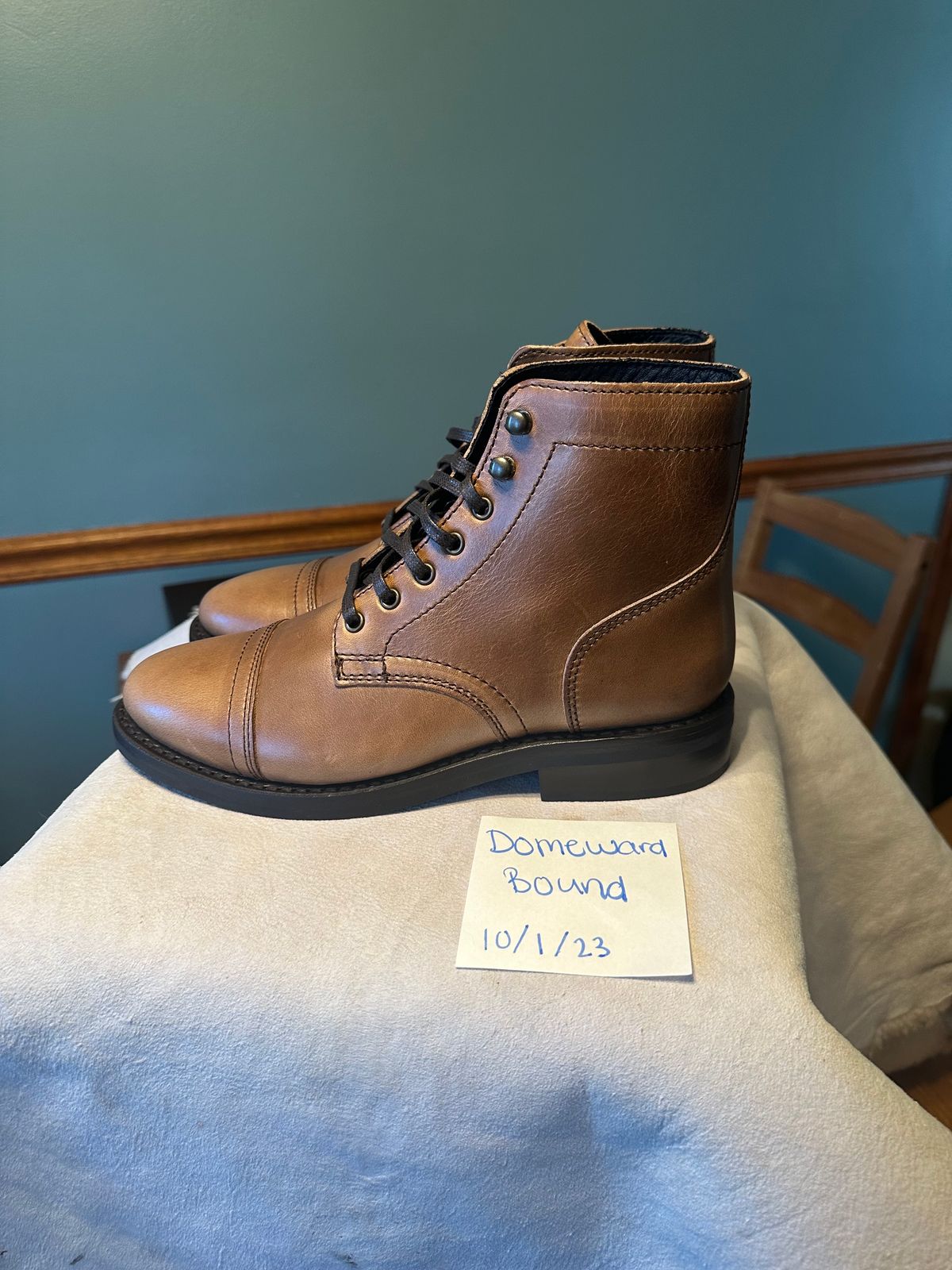 Photo by mcnamama on October 1, 2023 of the Thursday Captain in Horween Natural Chromexcel.