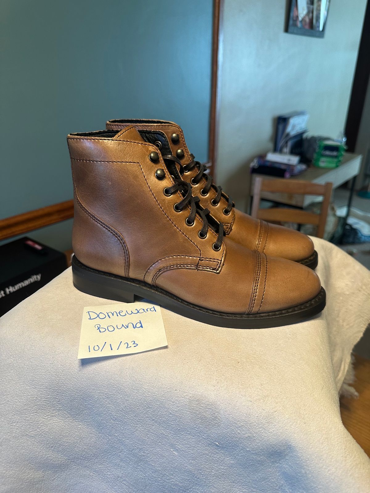 Photo by mcnamama on October 1, 2023 of the Thursday Captain in Horween Natural Chromexcel.