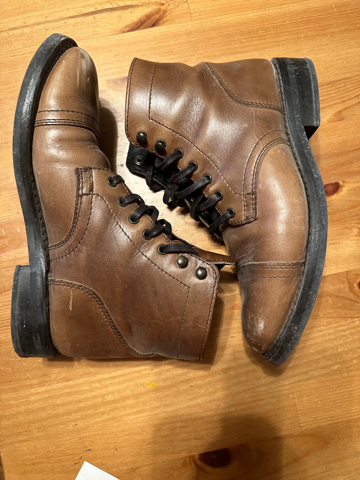 Photo by mcnamama on November 6, 2023 of the Thursday Captain in Horween Natural Chromexcel.