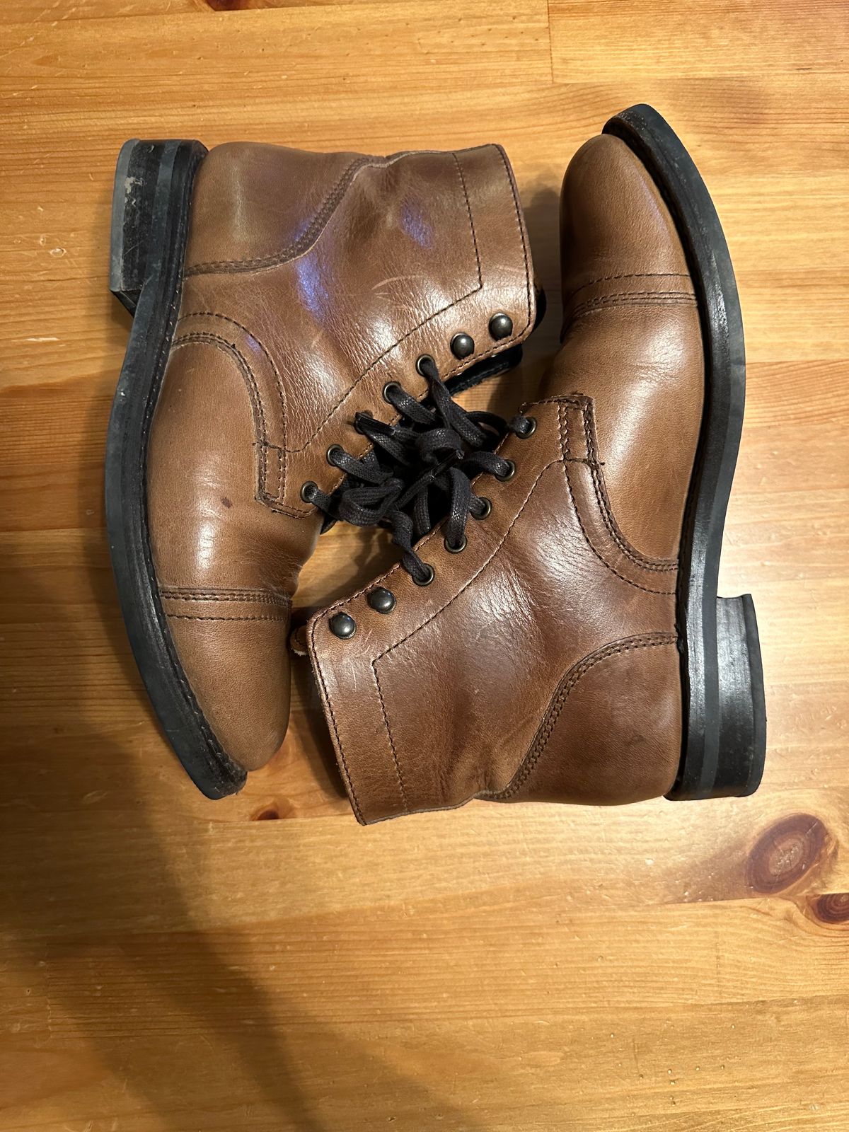 Photo by mcnamama on December 6, 2023 of the Thursday Captain in Horween Natural Chromexcel.