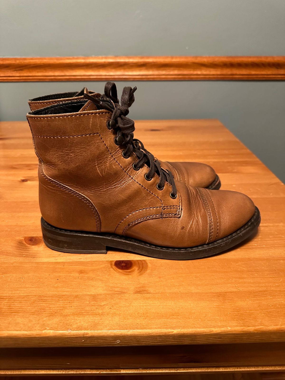 Photo by mcnamama on January 4, 2024 of the Thursday Captain in Horween Natural Chromexcel.