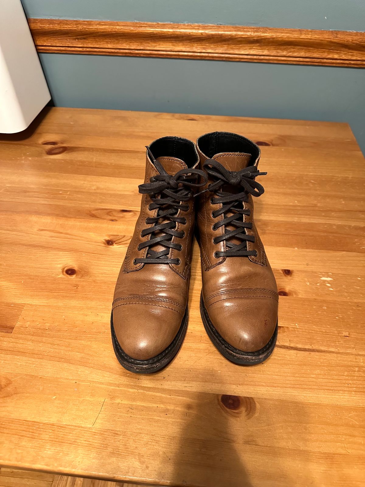 Photo by mcnamama on January 4, 2024 of the Thursday Captain in Horween Natural Chromexcel.