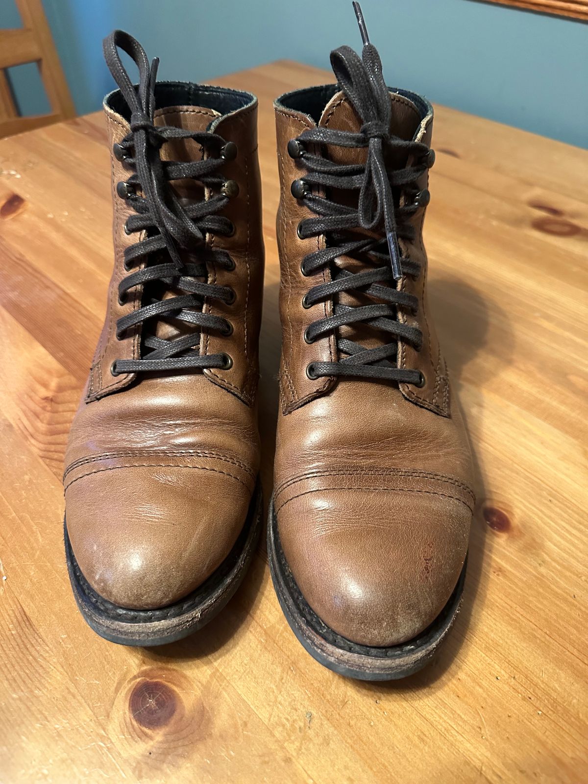 Photo by mcnamama on February 5, 2024 of the Thursday Captain in Horween Natural Chromexcel.