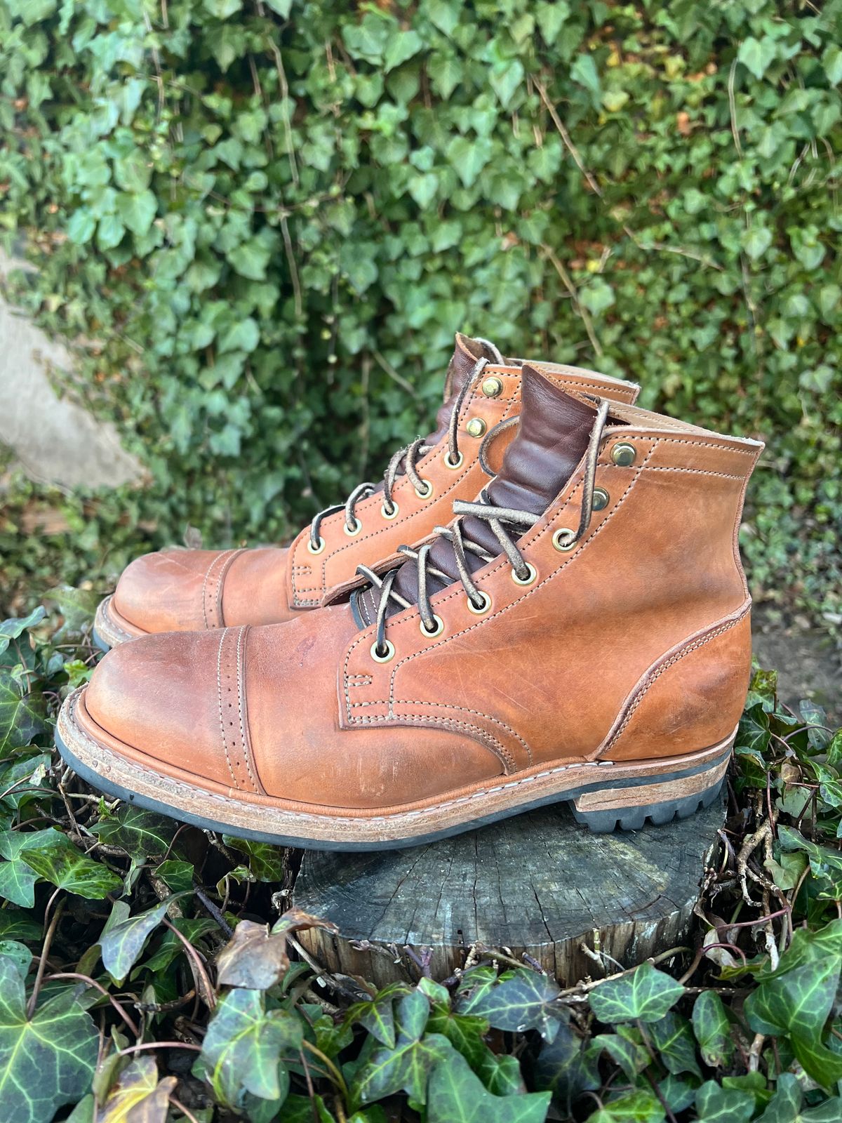 Photo by DalesLeatherworks on March 3, 2024 of the Truman Service Boot in Natural Horse Rump.