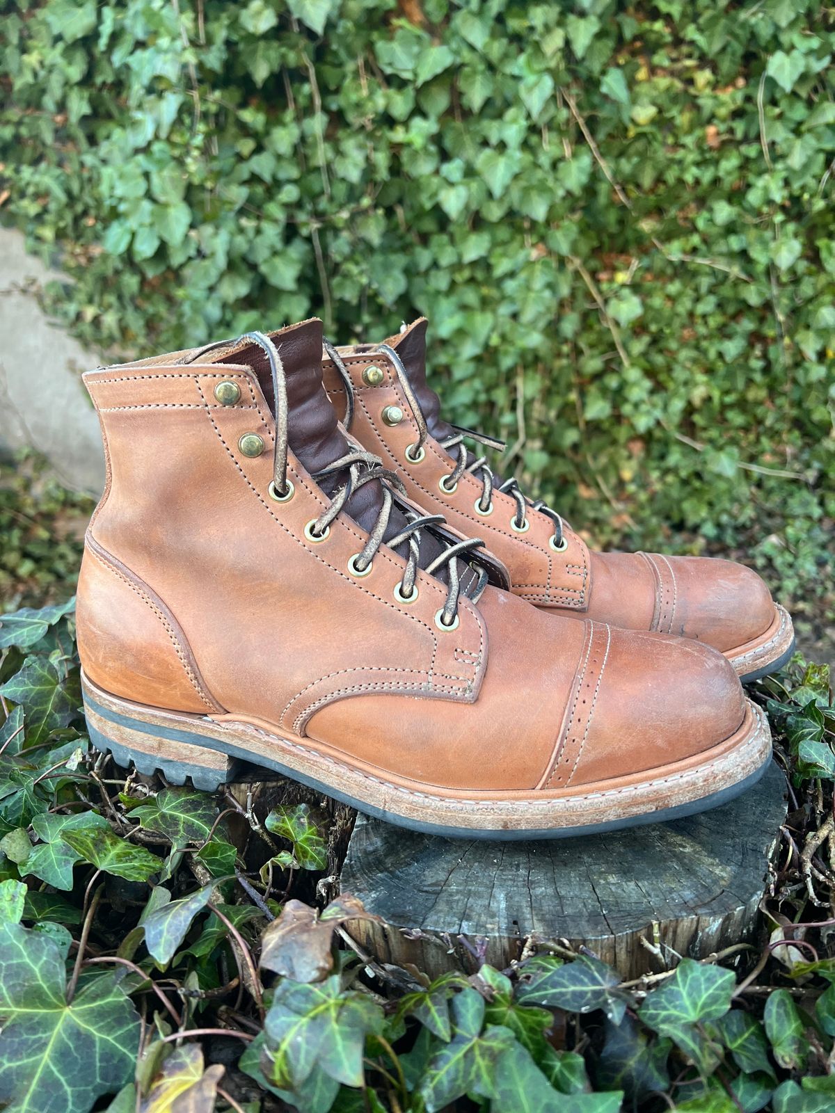 Photo by DalesLeatherworks on March 3, 2024 of the Truman Service Boot in Natural Horse Rump.