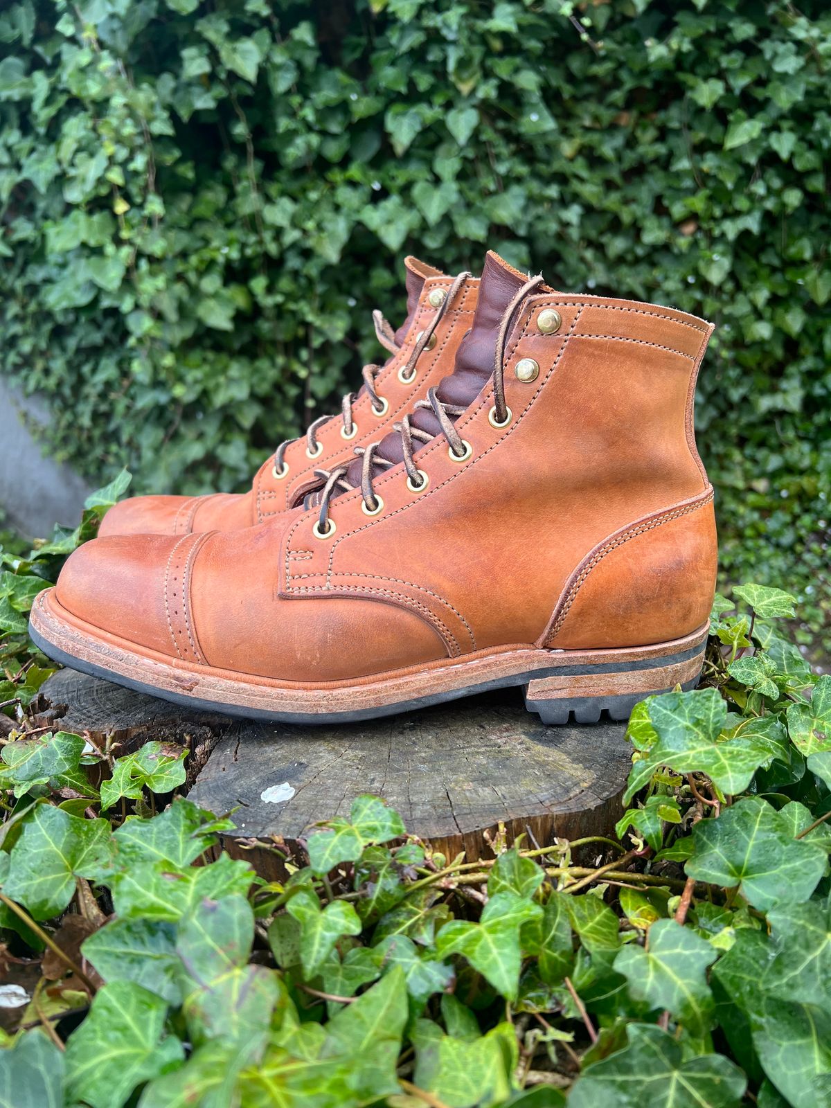 Photo by DalesLeatherworks on April 4, 2024 of the Truman Service Boot in Natural Horse Rump.