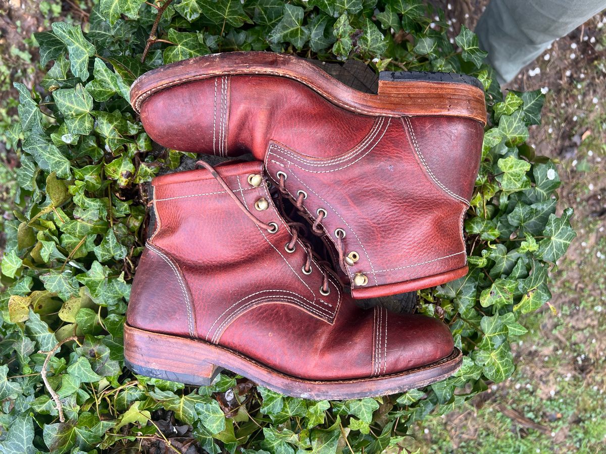 Photo by DalesLeatherworks on April 4, 2024 of the Kustom Kraft Model 1 in Kobel Russet Harness.