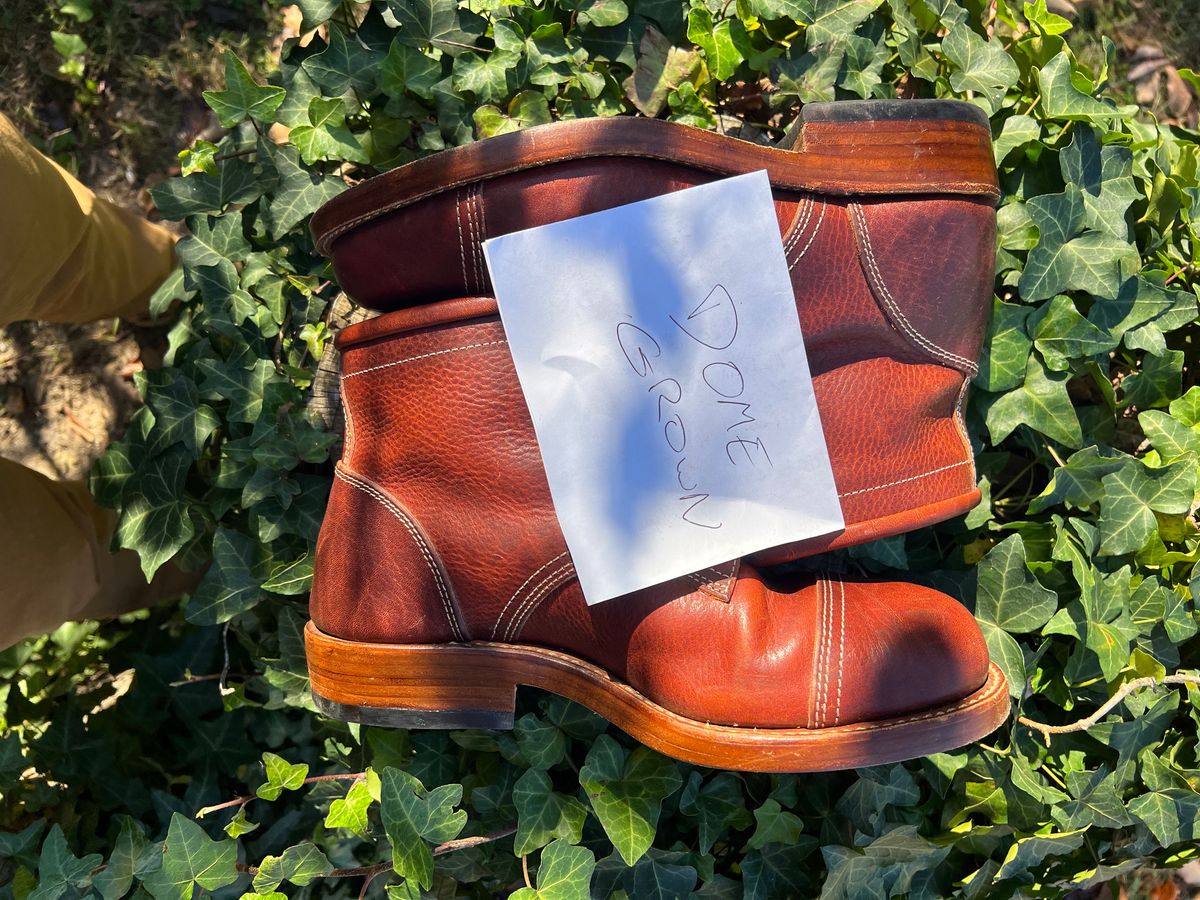 Photo by DalesLeatherworks on November 3, 2023 of the Kustom Kraft Model 1 in Kobel Russet Harness.