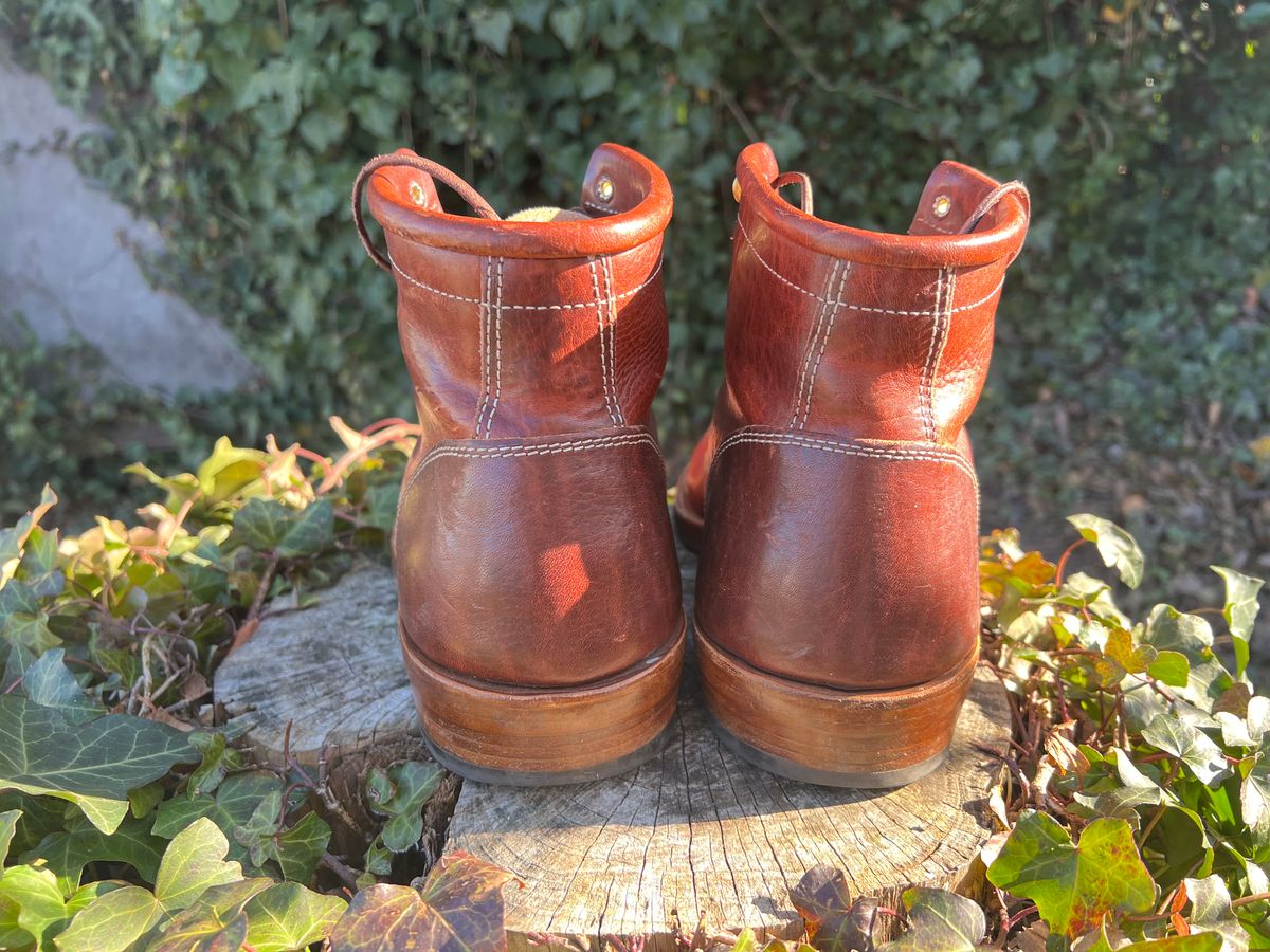 Photo by DalesLeatherworks on January 5, 2024 of the Kustom Kraft Model 1 in Kobel Russet Harness.
