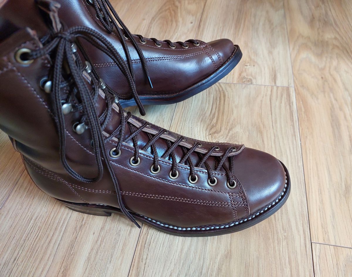 Photo by typhoon on May 10, 2023 of the Willie's Handmade Boots Unlisted Model in Maryam Walnut TPR Horsebutt.