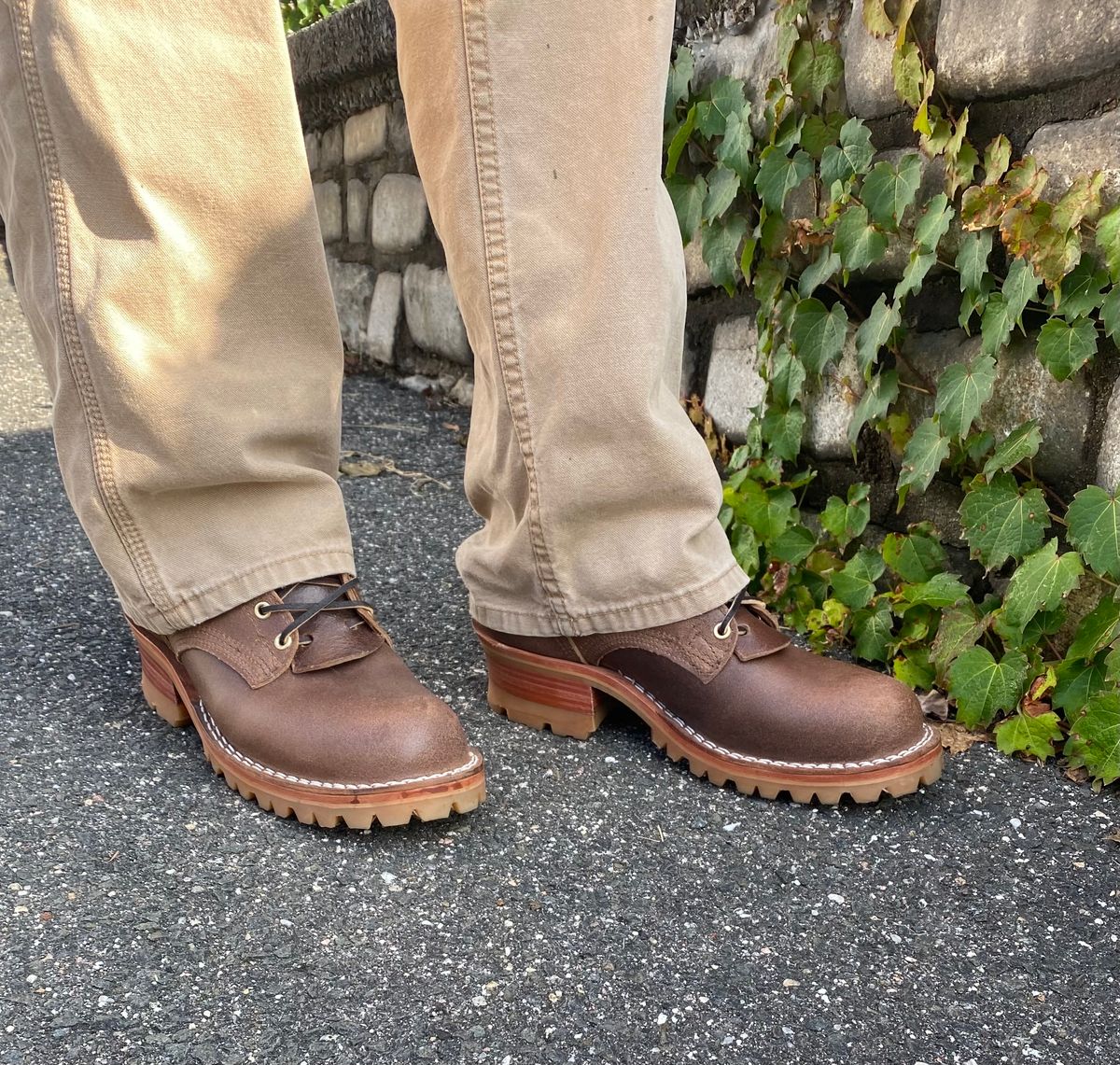 Photo by CJBennett411 on October 1, 2023 of the Nicks Unknown Model in Horween Brown Waxed Flesh.