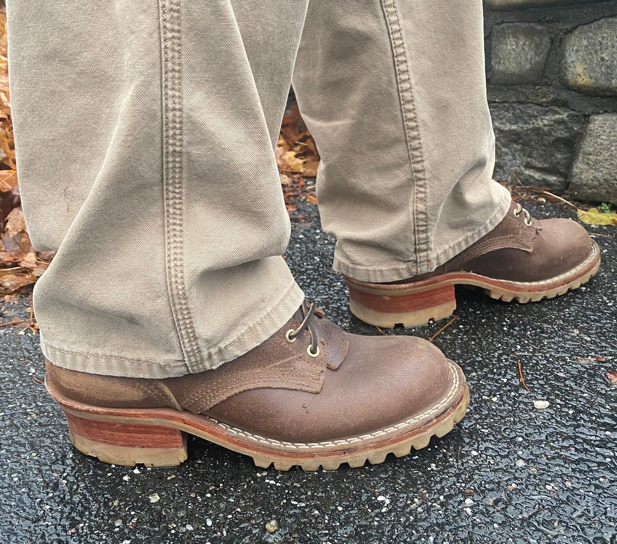 Photo by CJBennett411 on December 4, 2023 of the Nicks Unknown Model in Horween Brown Waxed Flesh.