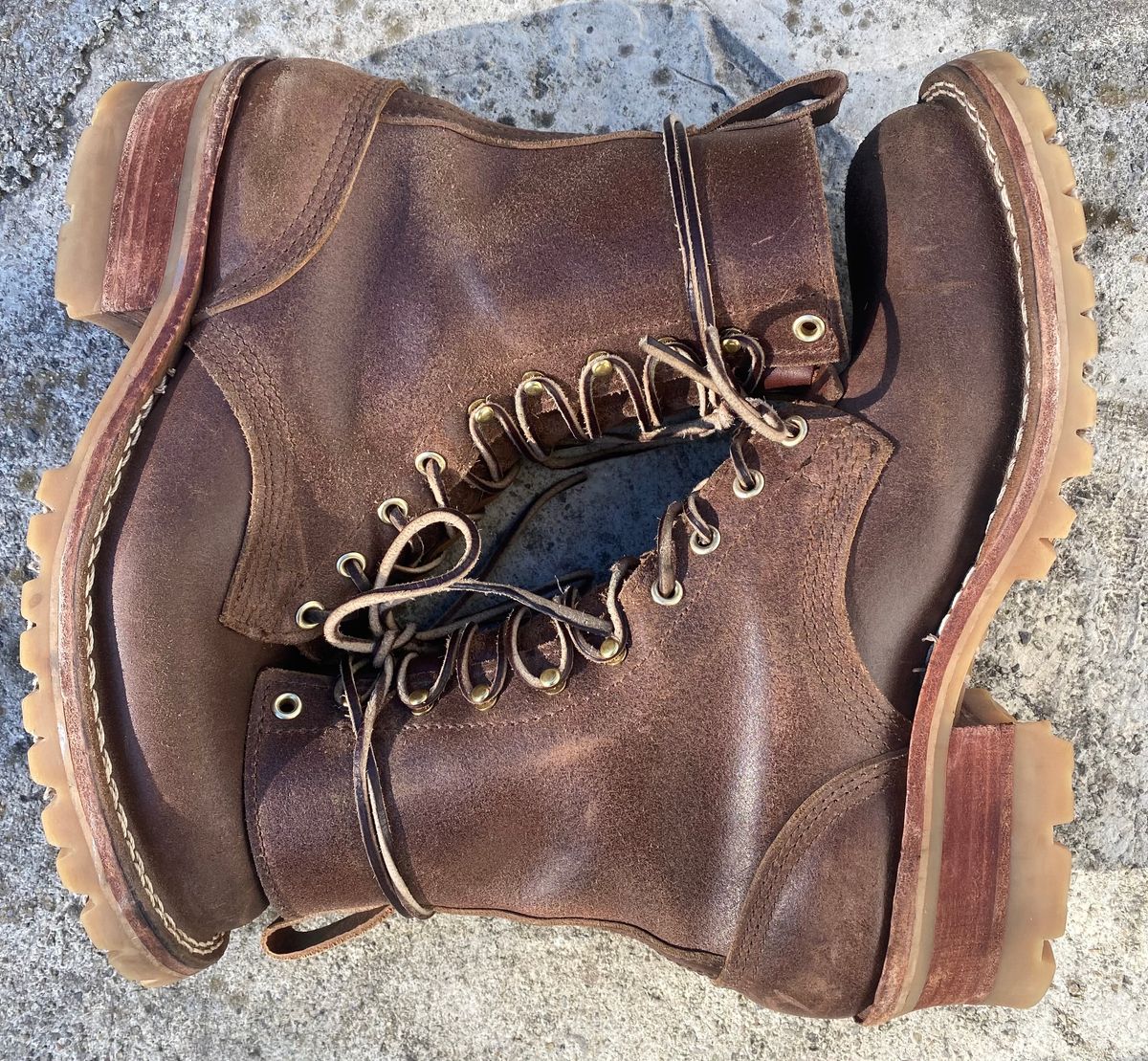 Photo by CJBennett411 on February 3, 2024 of the Nicks Unknown Model in Horween Brown Waxed Flesh.