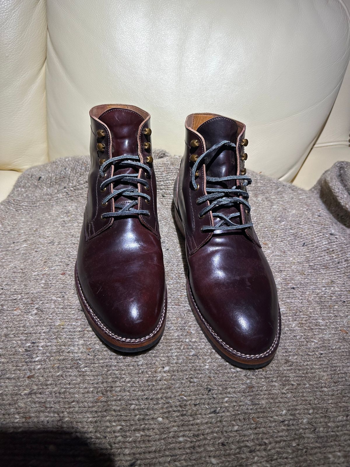Photo by Bobhabsolute on November 5, 2023 of the Blkbrd Shoemaker Rudiger Service Boot in Horween Color 8 Shell Cordovan.