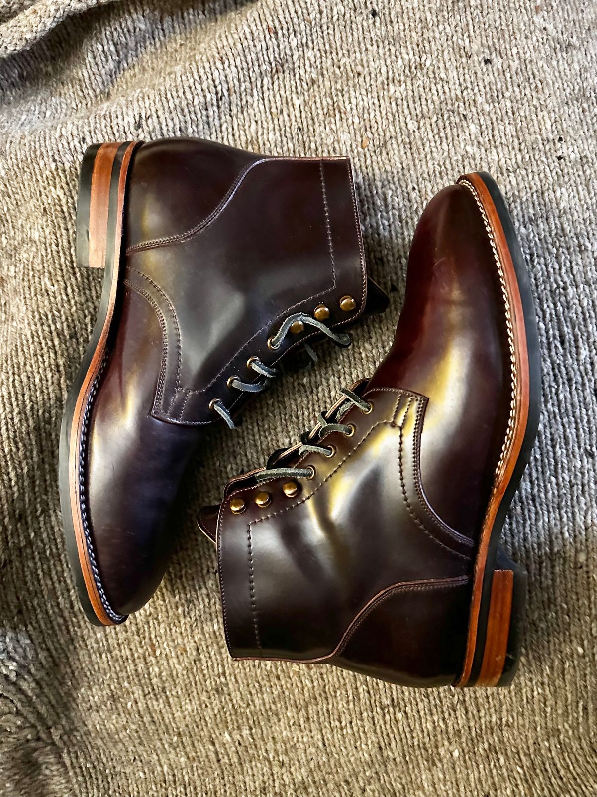 Photo by Bobhabsolute on November 5, 2023 of the Blkbrd Shoemaker Rudiger Service Boot in Horween Color 8 Shell Cordovan.